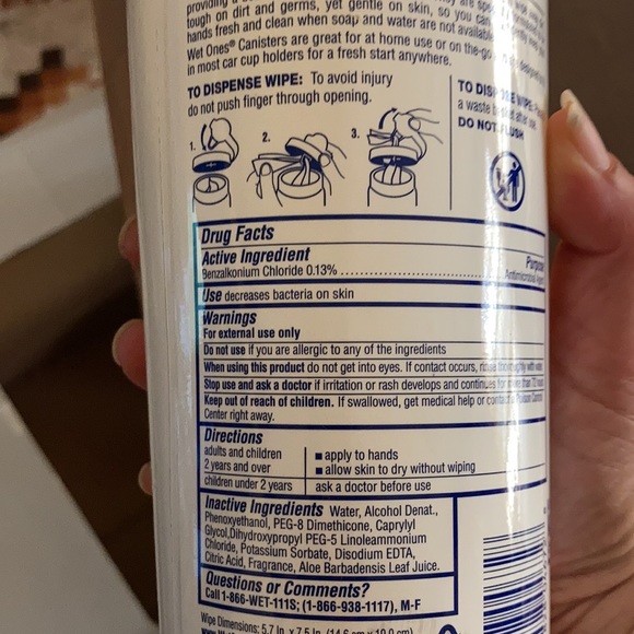 Tropical wet ones canisters 2x hand cleaner - Picture 7 of 8